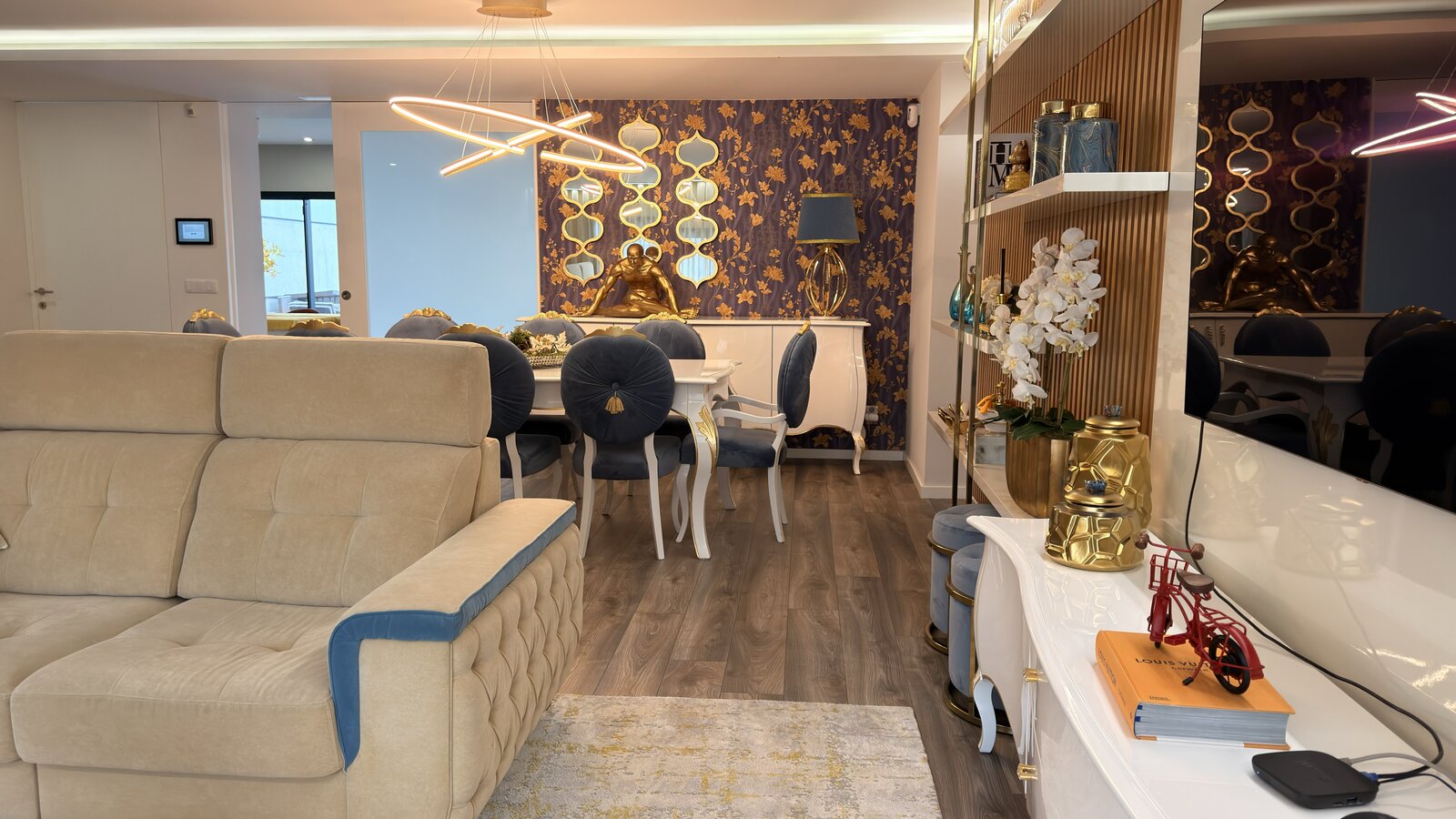 Sala de estar e jantar, ângulo 3